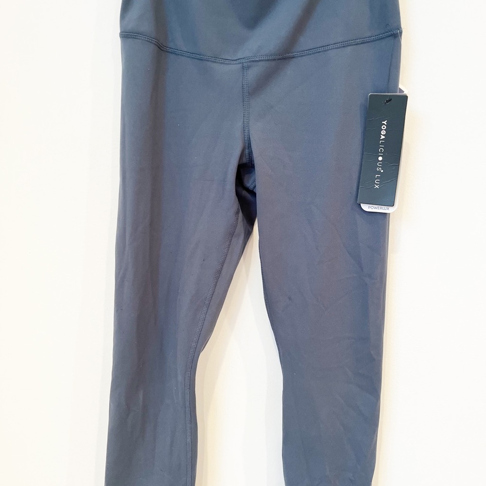 Yogalicious Powerlux Ocean Metal High Rise Capris.Size XS. NWT